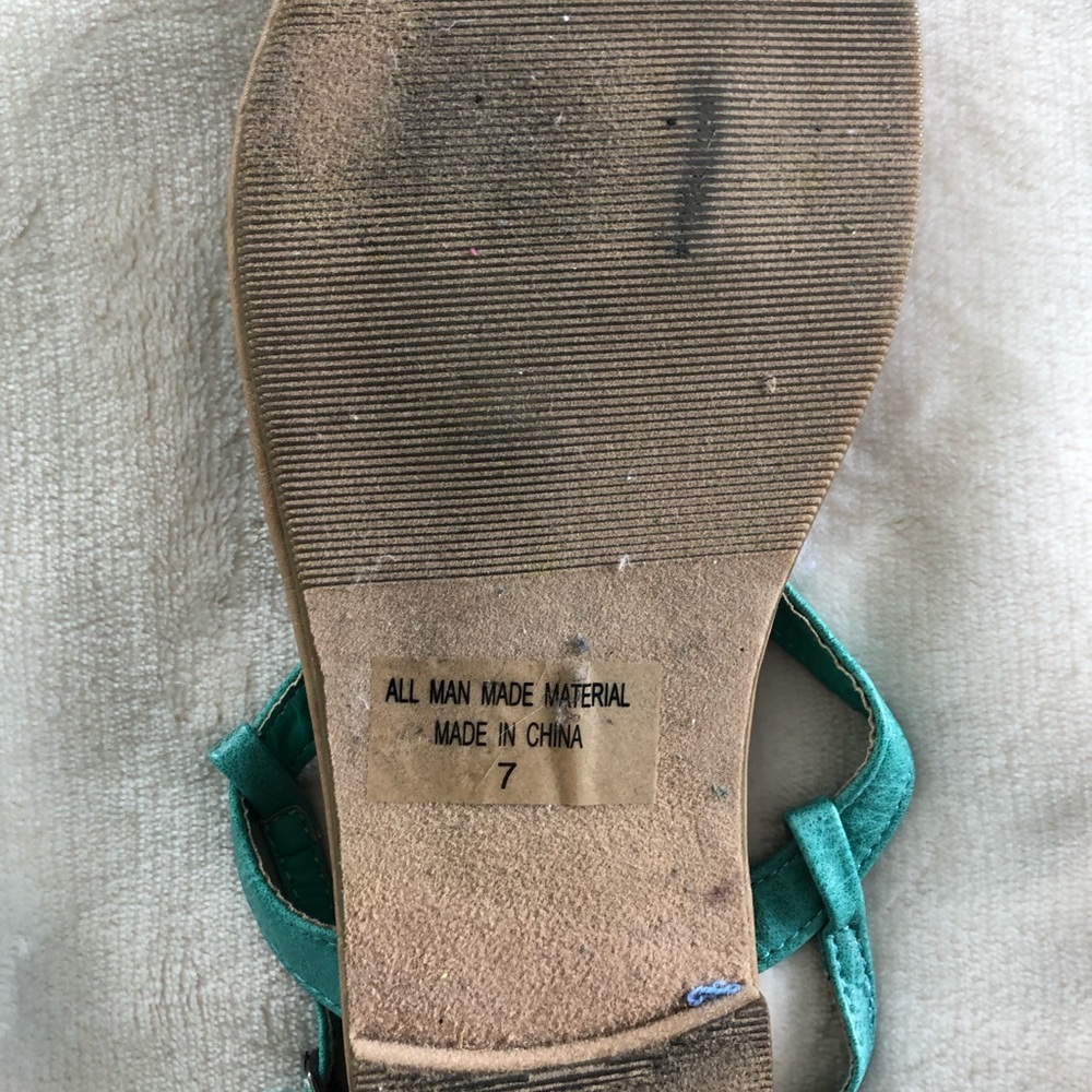 Sandals - Picture 2 of 4
